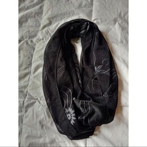 Women’s Black Infinity Scarf